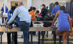 quitarse los zapatos en aeropuertos