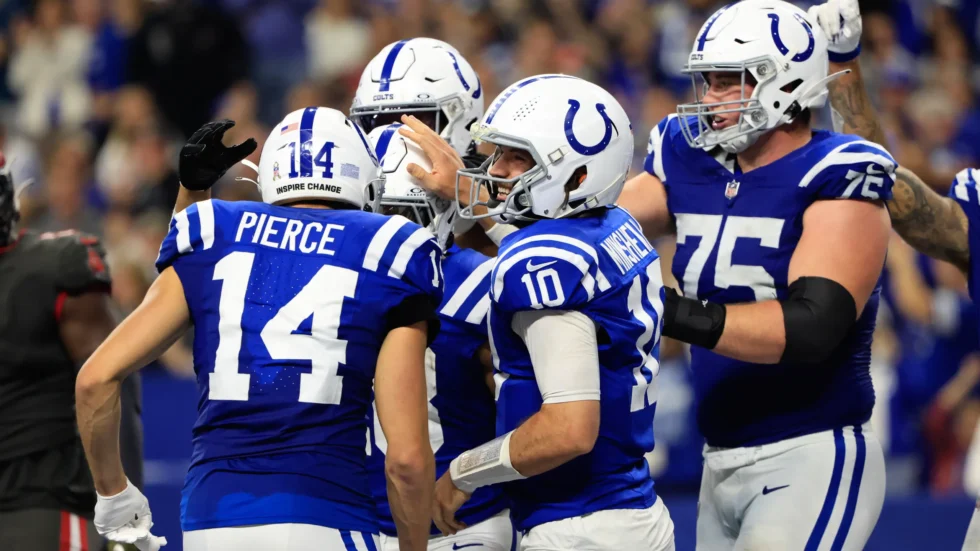Colts reciben a los Dolphins