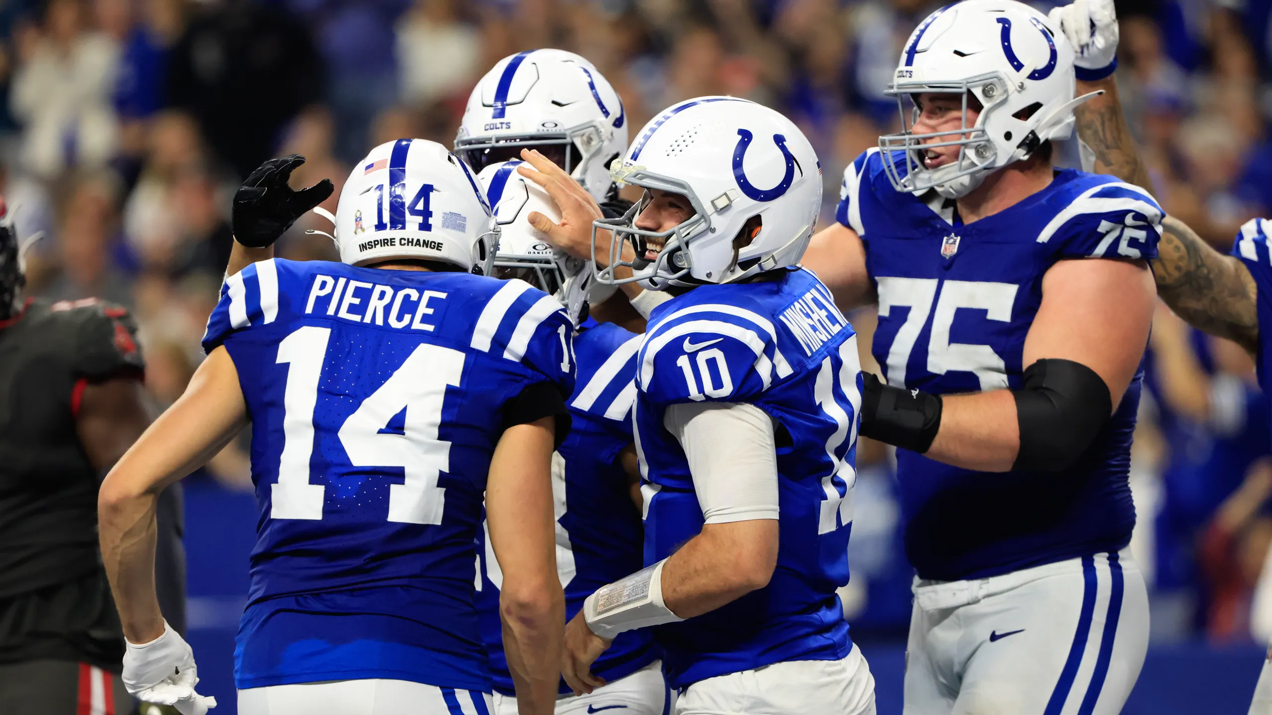 Colts reciben a los Dolphins