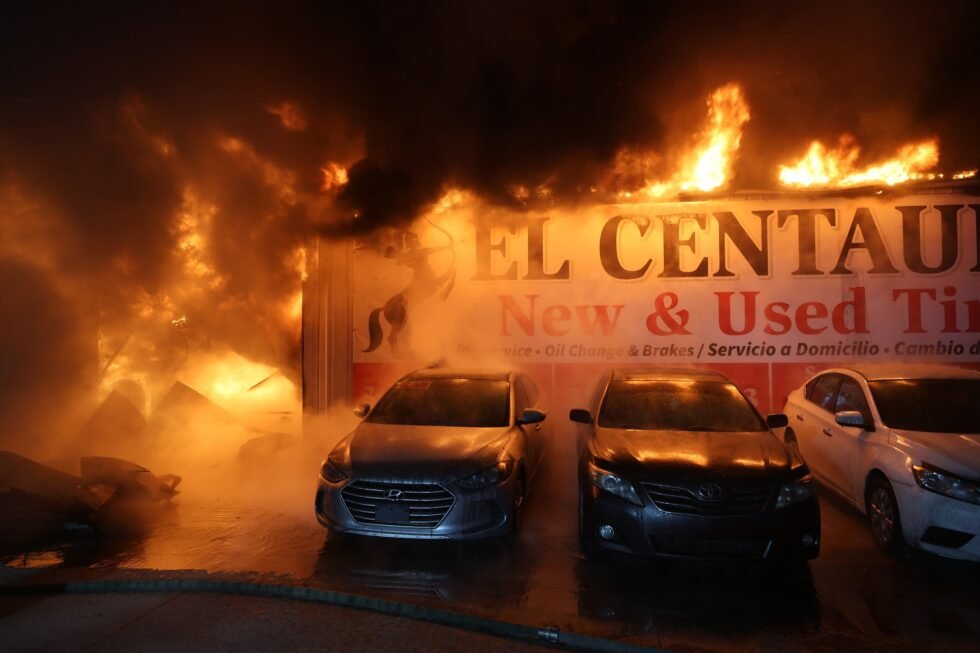 incendio en Llantas El Centauro