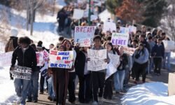 Estudiantes protestan contra ICE