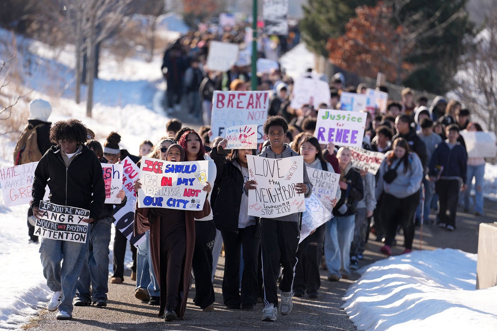 Estudiantes protestan contra ICE